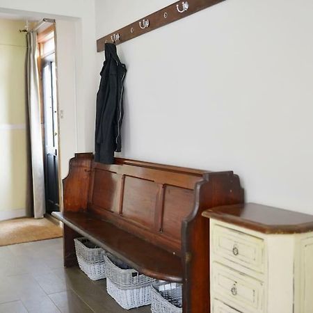 Summer House Hotel Thames Ditton ภายนอก รูปภาพ