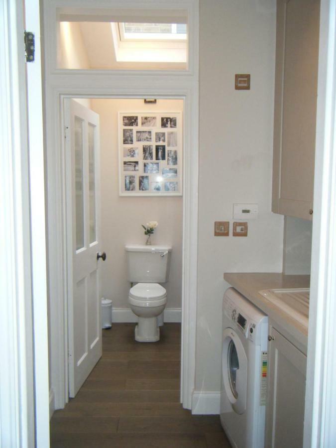 Summer House Hotel Thames Ditton ภายนอก รูปภาพ
