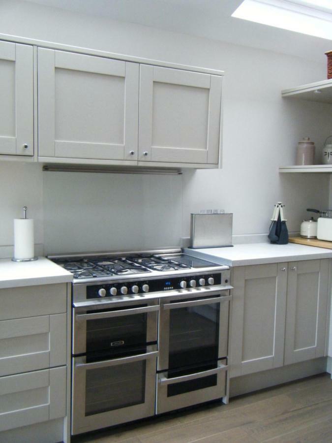 Summer House Hotel Thames Ditton ภายนอก รูปภาพ