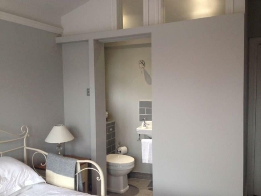 Summer House Hotel Thames Ditton ภายนอก รูปภาพ