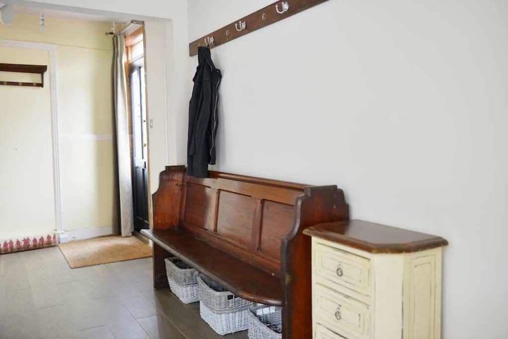 Summer House Hotel Thames Ditton ภายนอก รูปภาพ