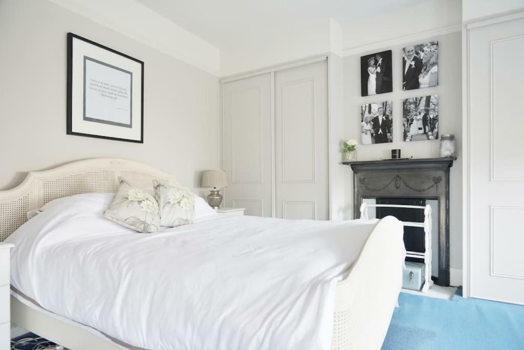 Summer House Hotel Thames Ditton ภายนอก รูปภาพ