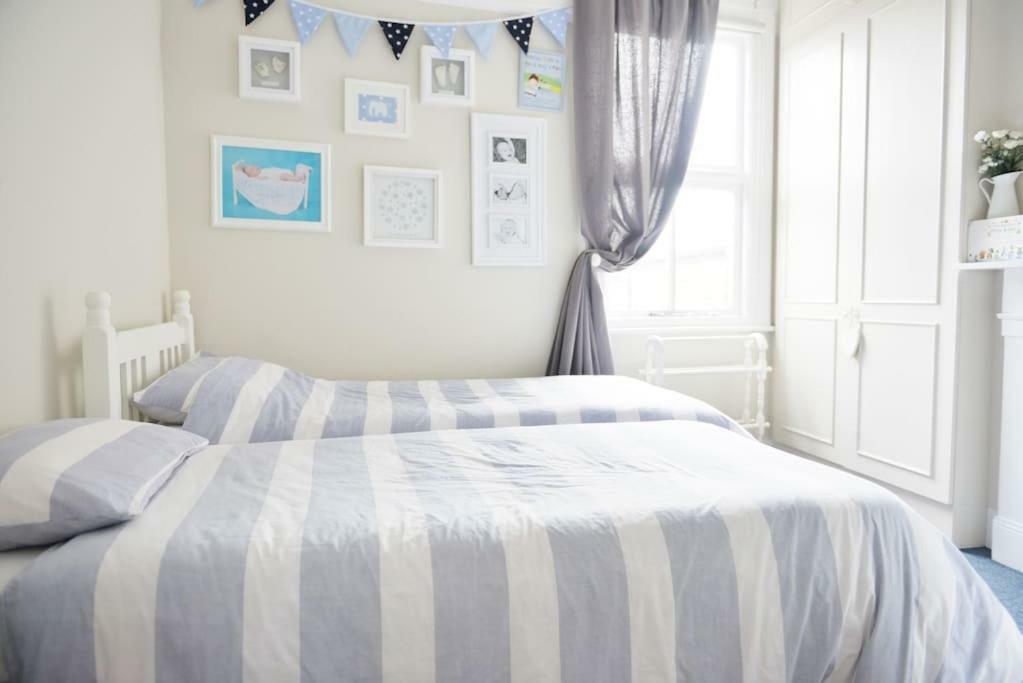 Summer House Hotel Thames Ditton ภายนอก รูปภาพ
